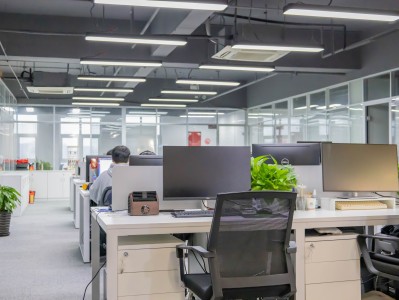 携华出行昆明分公司，携华出行多少钱一公里