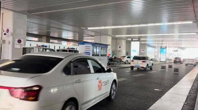 荣县到双流机场滴滴拼车多多钱，双流机场到荣县怎么坐车