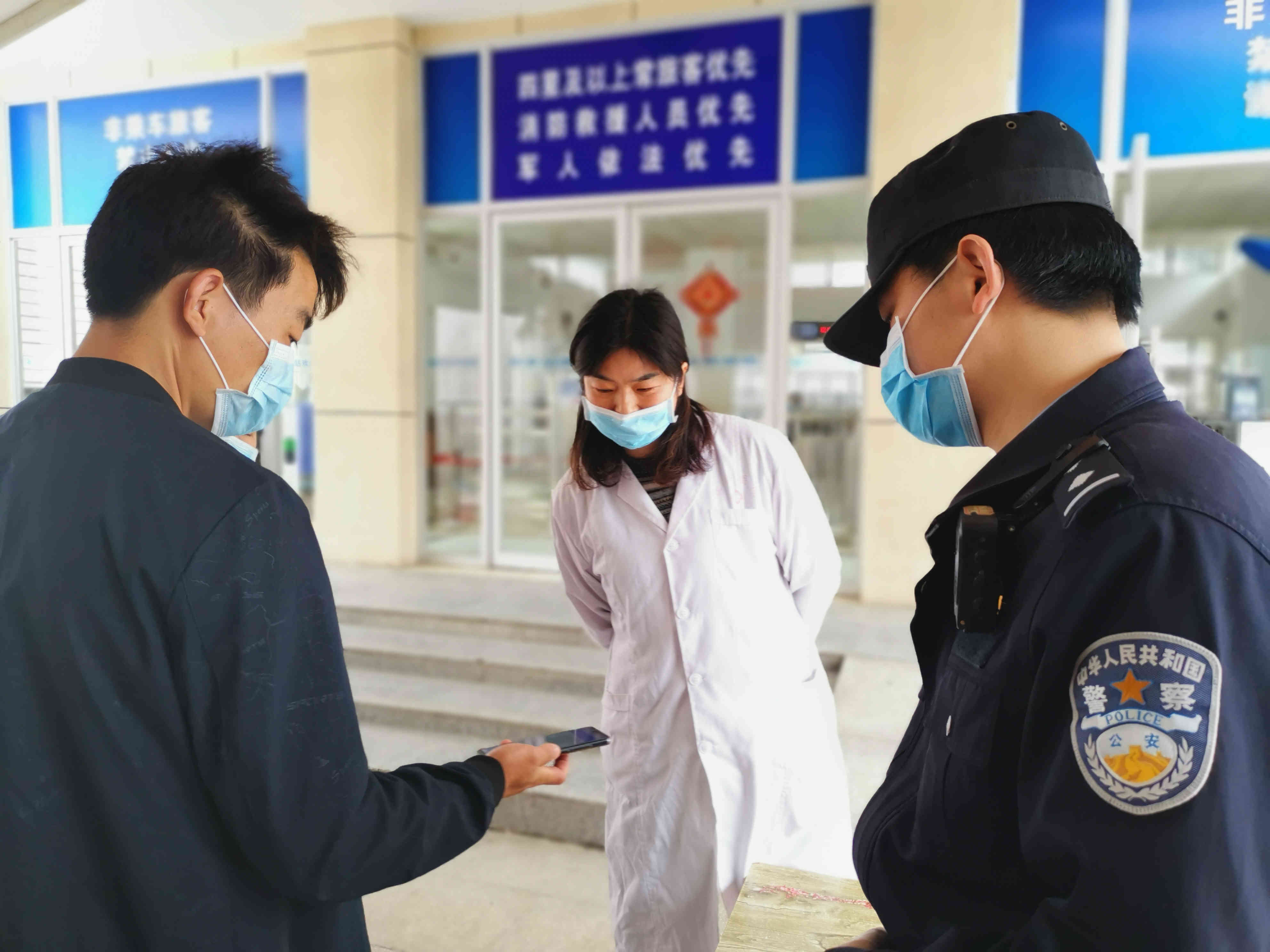 风韵出行喜获麻城首张网约车牌照，麻城的士